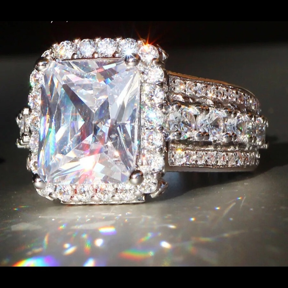 2/$40🔥925 sterling silver fabulous diamond ring